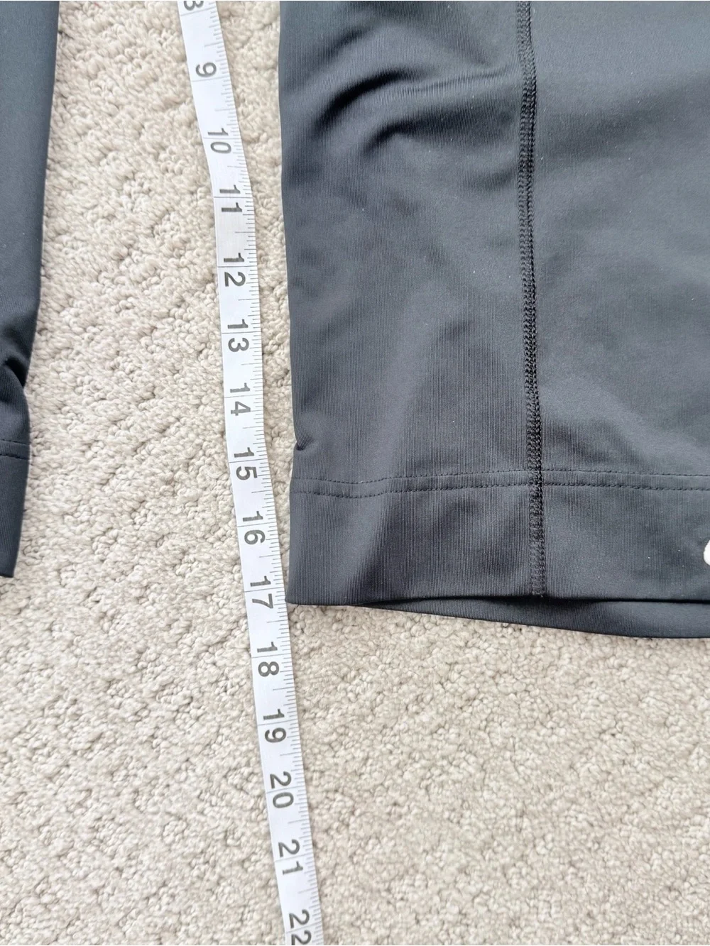 Y2K Nike Black Capri Athletic Pants - Women's